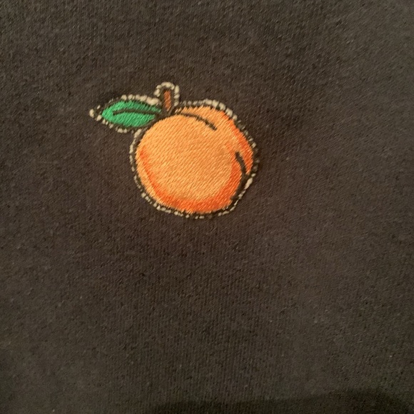 Beautiful Black Crewneck Sweater with embroidered Orange Peach SZ Large 😍 - Picture 2 of 4